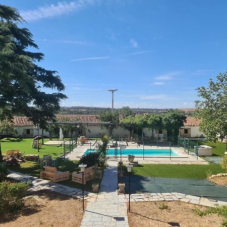 Casa Rural Palacio Conde De Aldana Con Piscina Entre Encinares Y Dehesas Terradillos Dış mekan fotoğraf