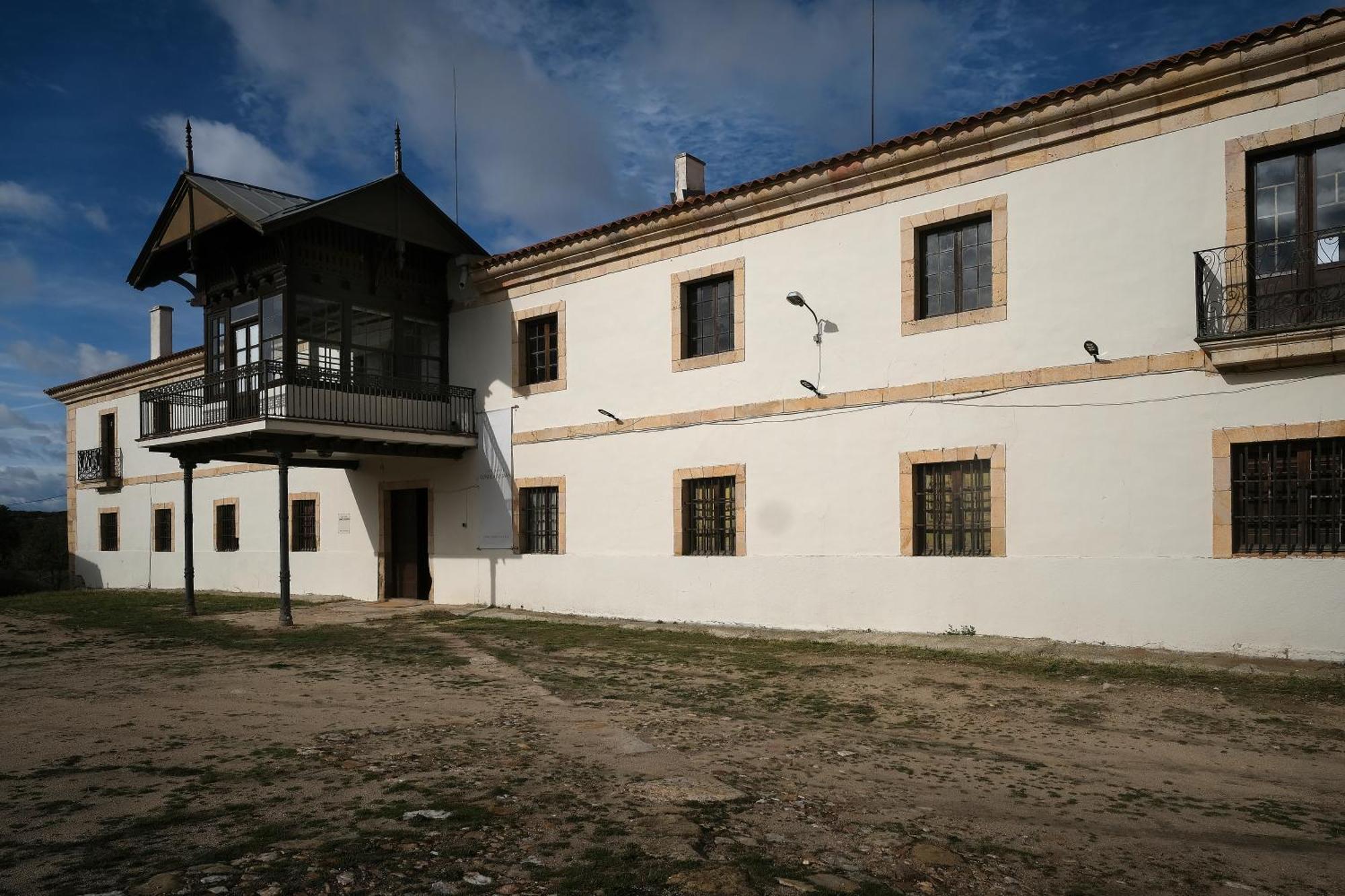 Casa Rural Palacio Conde De Aldana Con Piscina Entre Encinares Y Dehesas Terradillos Dış mekan fotoğraf