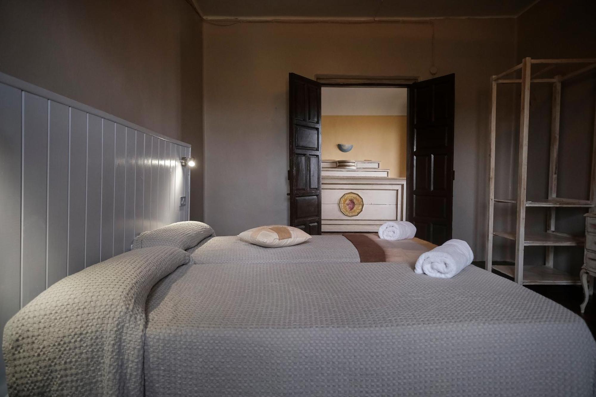 Casa Rural Palacio Conde De Aldana Con Piscina Entre Encinares Y Dehesas Terradillos Dış mekan fotoğraf