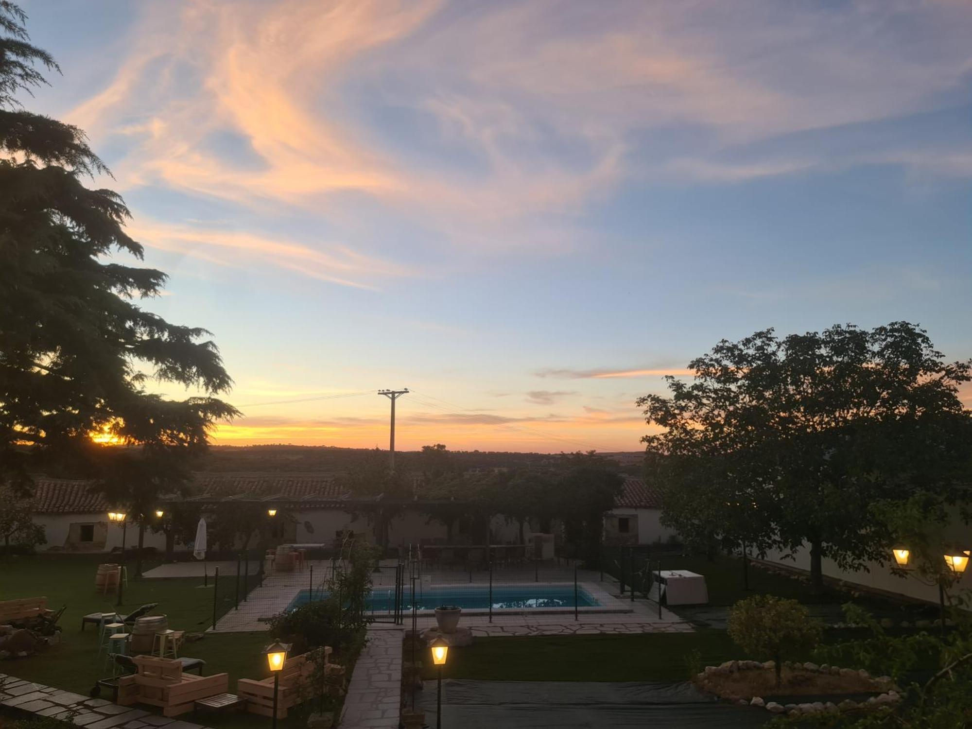 Casa Rural Palacio Conde De Aldana Con Piscina Entre Encinares Y Dehesas Terradillos Dış mekan fotoğraf