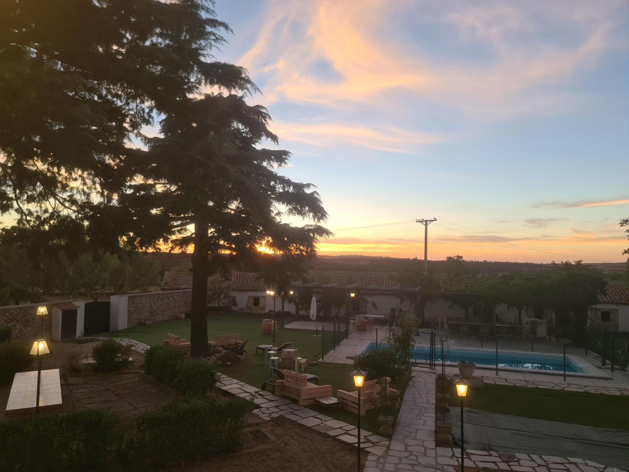 Casa Rural Palacio Conde De Aldana Con Piscina Entre Encinares Y Dehesas Terradillos Dış mekan fotoğraf